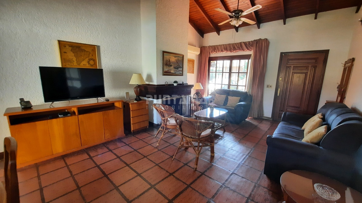 Casa ID.210292 - CASA DE 3 DORMITORIOS CON DEPENDENCIA EN LA MANSA