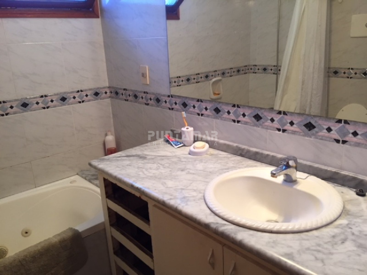 Casa ID.210621 - HERMOSA CASA DE 5 DORMIS CON PISCINA EN SAN RAFAEL