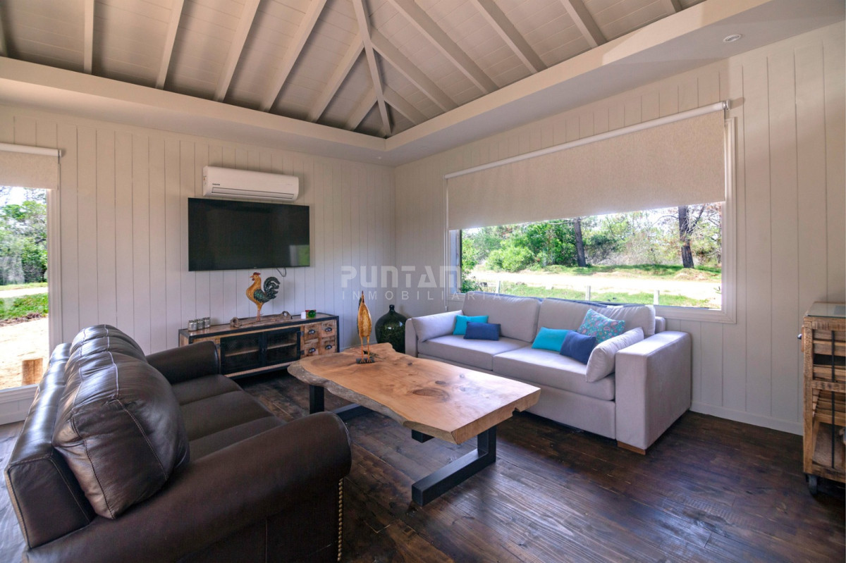 Casa ID.213398 - MODERNA CASA DE 1 DORMITORIO CON PISCINA A 100 MTS DE LA PLAYA DE JOSE IGNACIO 
