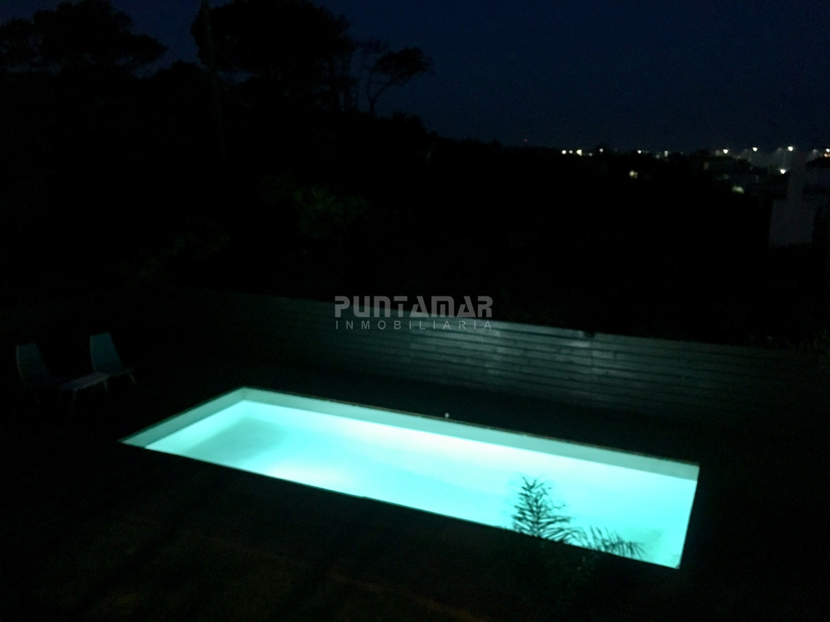 Casa ID.210775 - Casa en Montoya, La Barra en venta y alquiler con piscina