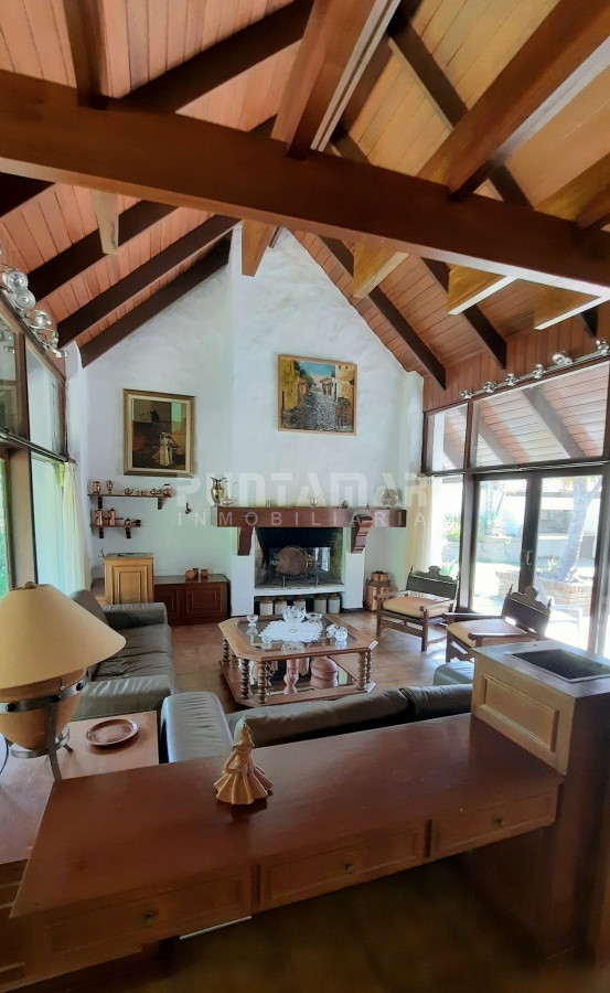 Casa ID.212852 - IMPORTANTE CASA CON GRAN PARQUE Y PISCINA EN LA MANSA 