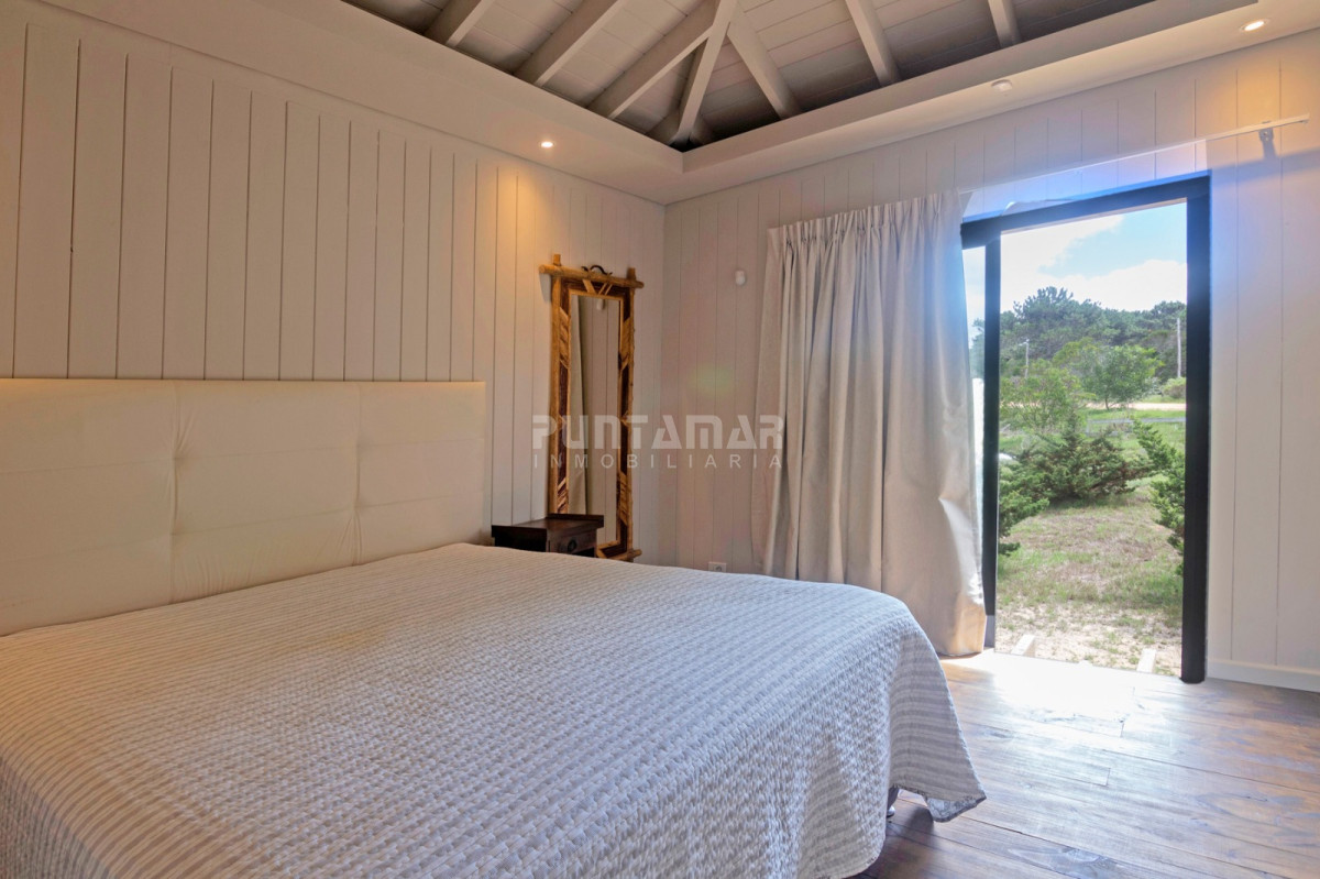 Casa ID.213398 - MODERNA CASA DE 1 DORMITORIO CON PISCINA A 100 MTS DE LA PLAYA DE JOSE IGNACIO 