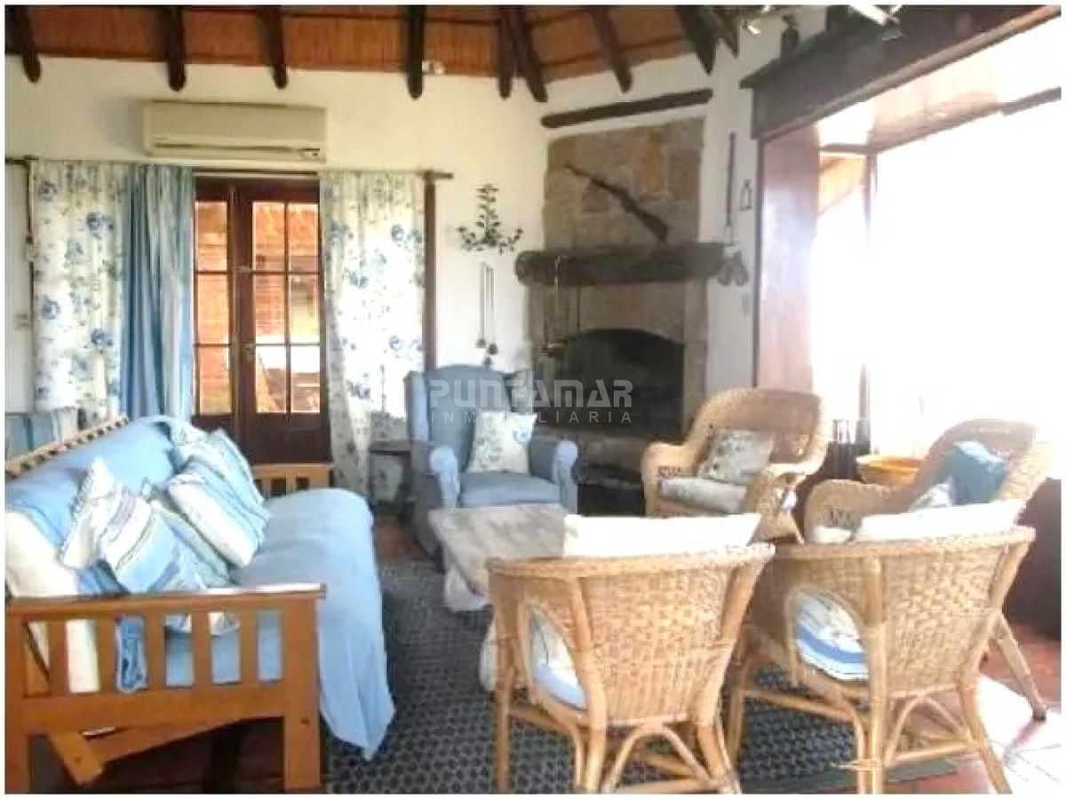Casa ID.212754 - HERMOSA CASA 3 DORMITORIOS ZONA DE MANANTIALES EL CHORRO