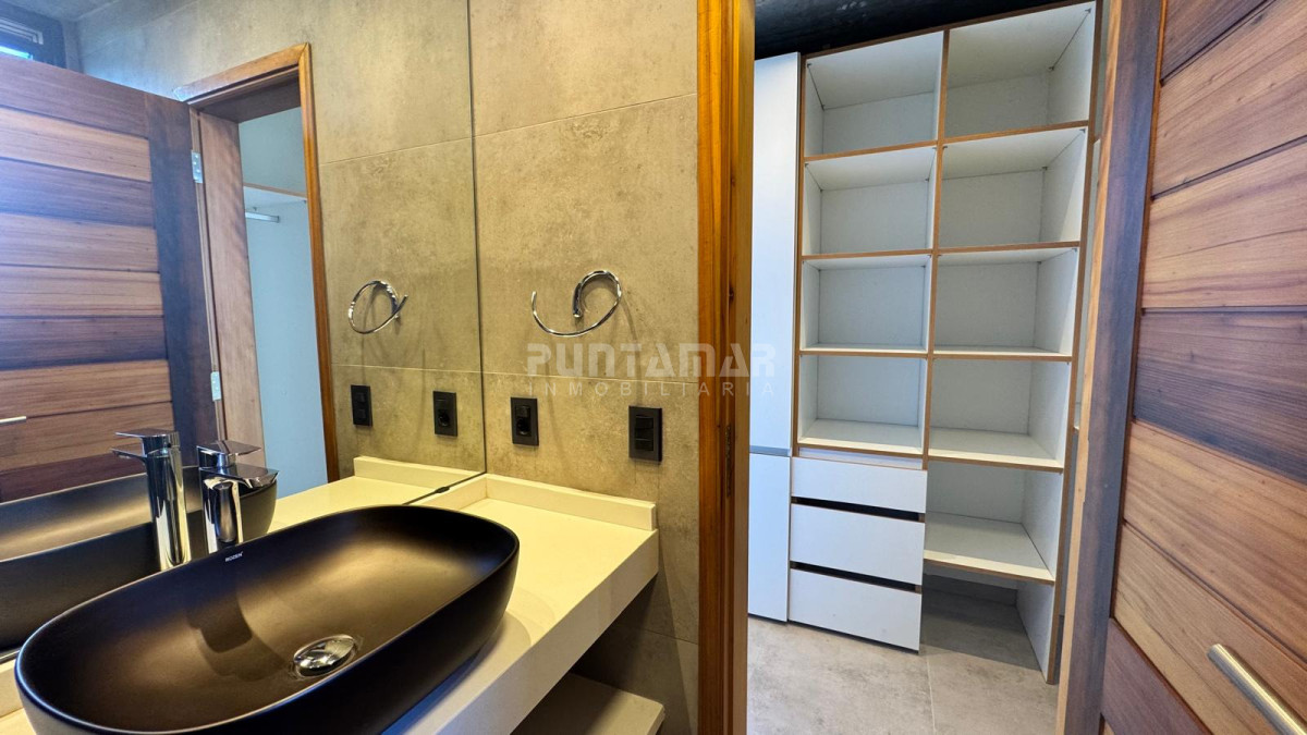 Casa ID.213677 - CASA A ESTRENAR EN SANTA MONICA FRENTE A LA PLAYA EN SANTA MONICA 