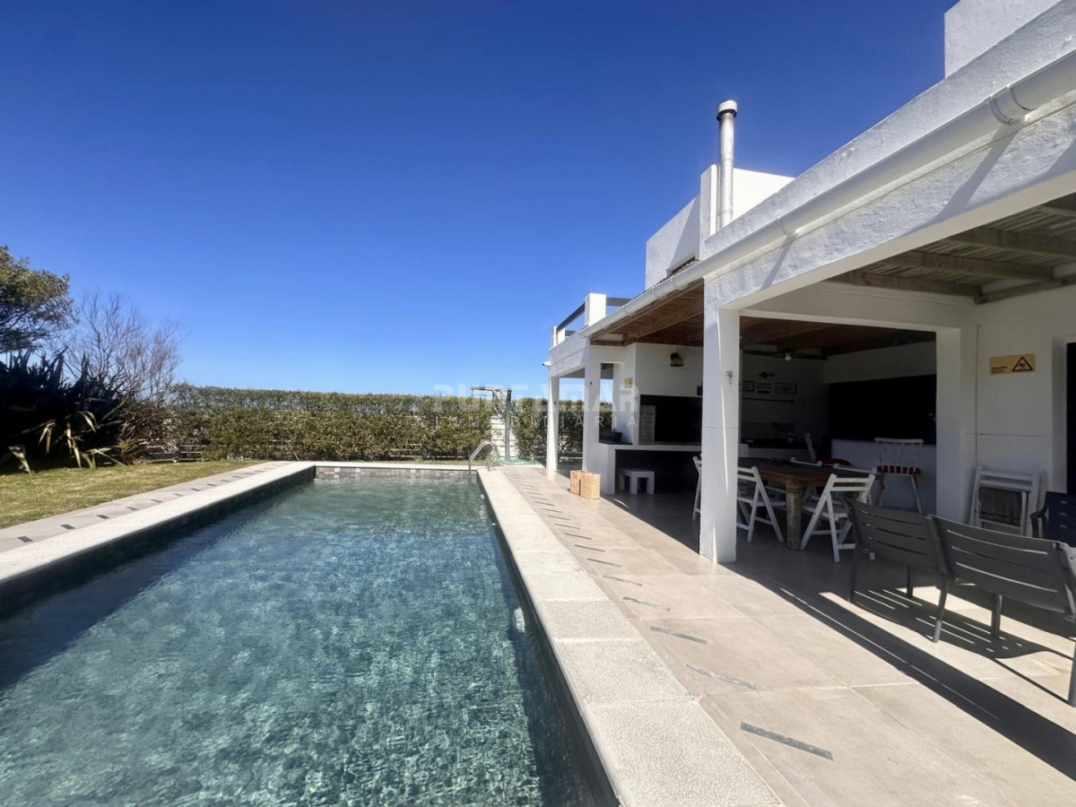 Casa ID.210856 - ALQUILER FRENTE AL MAR EN MONTOYA - 5 SUITES CON PISCINA