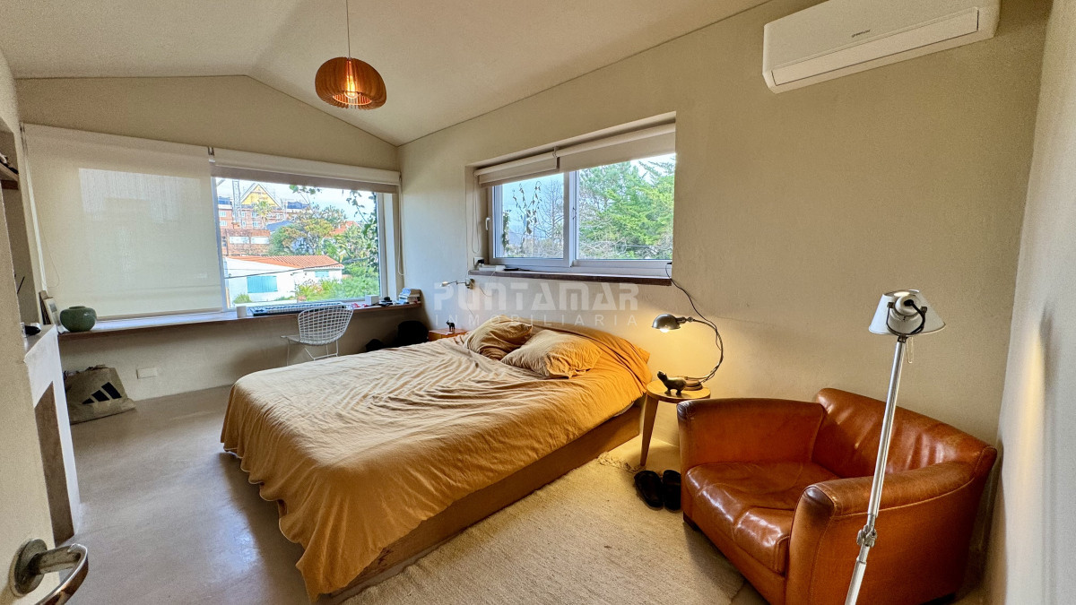 Casa ID.213532 - ALQUILER CASA DE DISEÑO DE 3 DORMITORIOS CON PISCINA EN SAN RAFAEL 