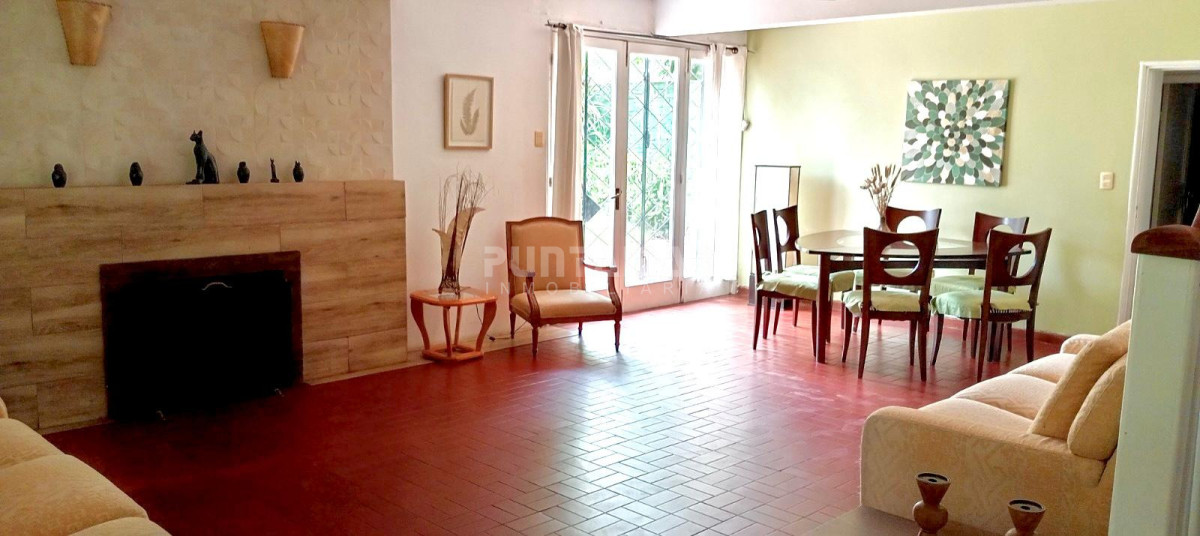 Casa ID.212770 - CASA DE 3 PLANTAS EN PARADA 7 DE LA MANSA, CON 4 DORMITORIOS Y DEPENDENCIA DE SERVICIO