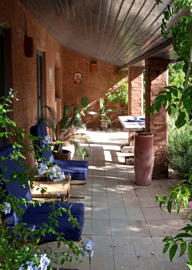 Casa ID.210942 - ALQUILER Y VENTA CASA 3 DORMITORIOS EN EL CORAZON DE LA BARRA