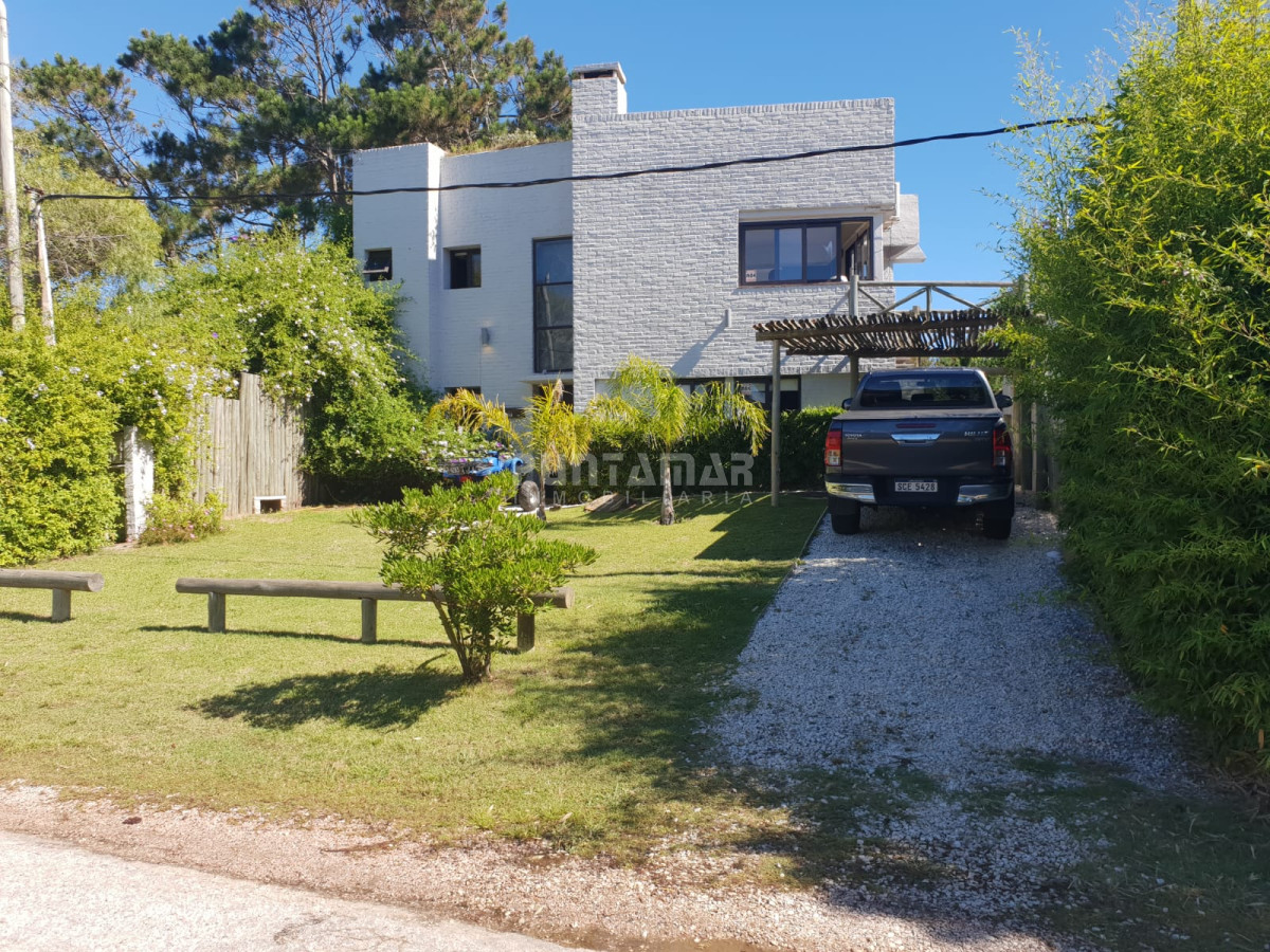 Casa ID.211067 - Casa en La Barra el centro de la Barra,  piscina climatizada