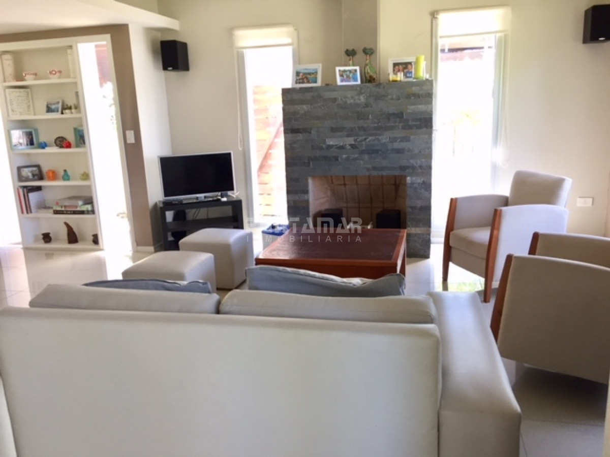 Casa ID.210954 - Casa moderna en Montoya, vista al mar, 3 dormitorios y servicio