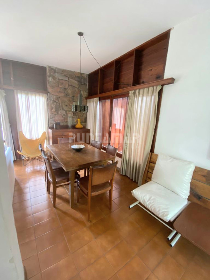 Casa ID.212397 - MUY LINDA CASA EN PARADA 7 DE LA MANSA, 4 DORMITORIOS, AMPLIO LIVING COMEDOR, PISCINA , GARAGE  Y PARRILLERO