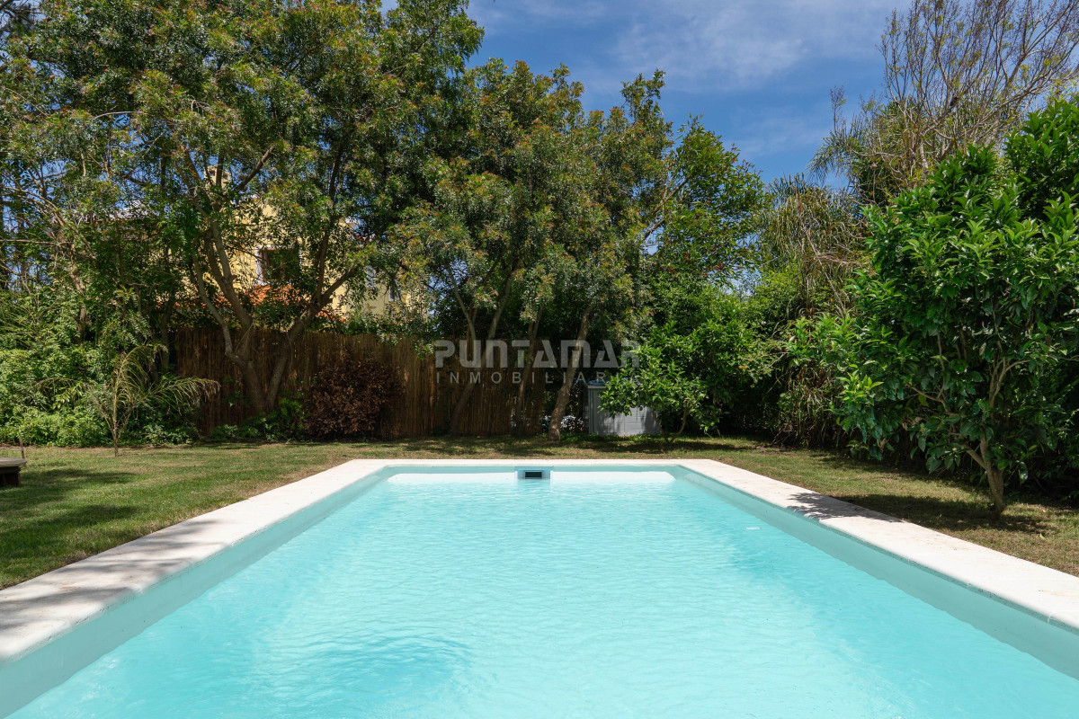 Casa ID.213742 - Casa en alquiler en La Barra con piscina