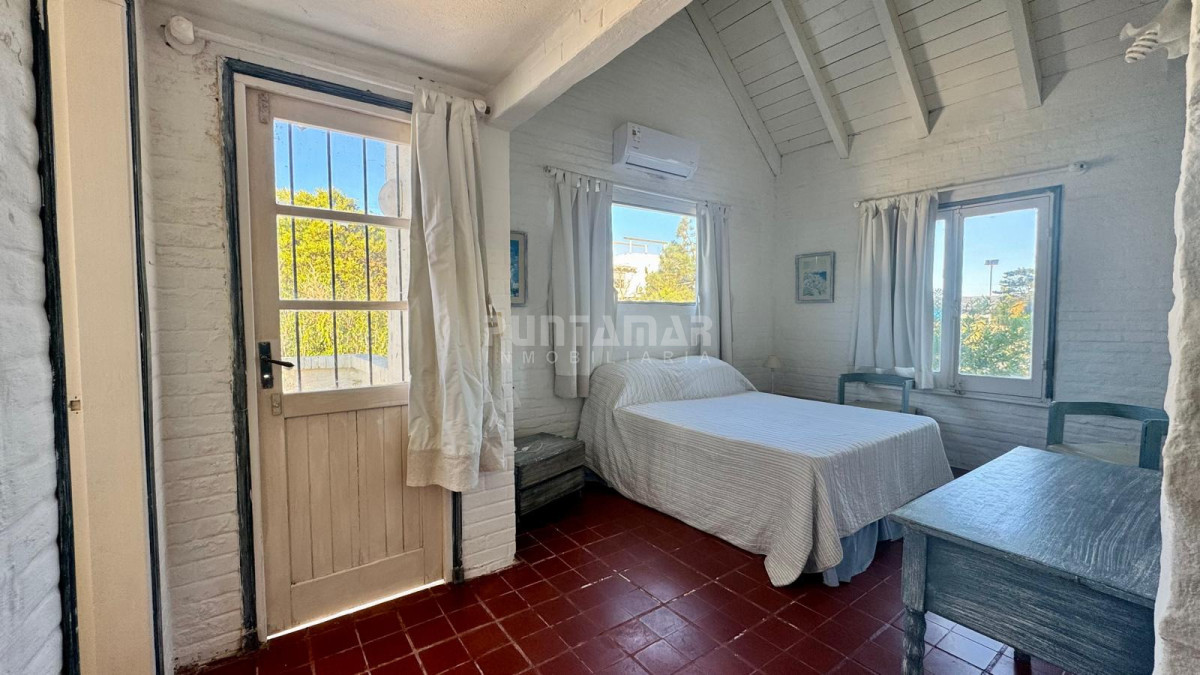 Casa ID.210892 - VENTA Y ALQUILER DE GRAN CASA EN EL CORAZON DE LA BARRA