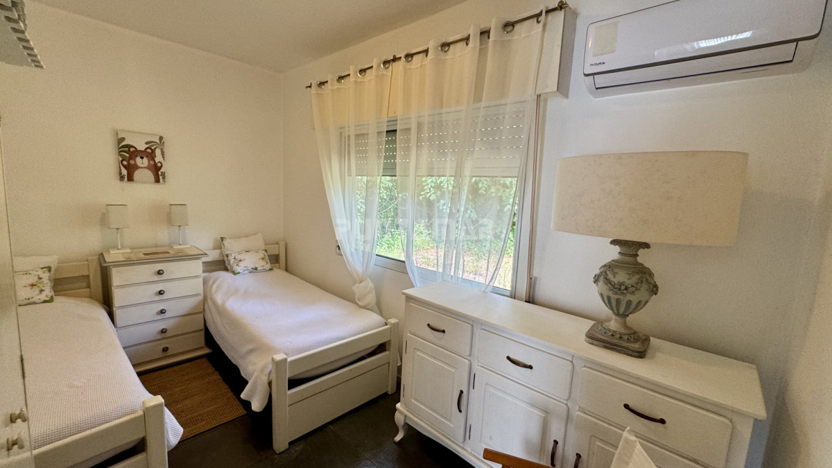 Casa ID.211927 - HERMOSA CASA DE 4 DORMITORIOS A METROS DE PLAYA MONTOYA 