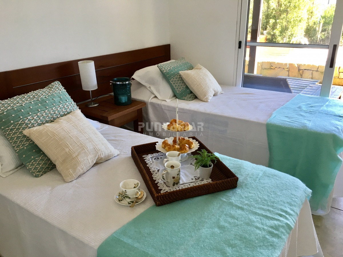 Casa ID.210785 - VENTA DE CASA EN PUNTA DEL ESTE, EL CHORRO 5 DORMITORIOS