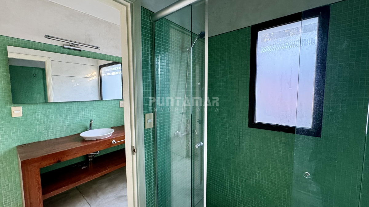 Casa ID.210787 - MUY LINDA CASA EN LA BARRA 3 DORMITORIOS CON PISCINA