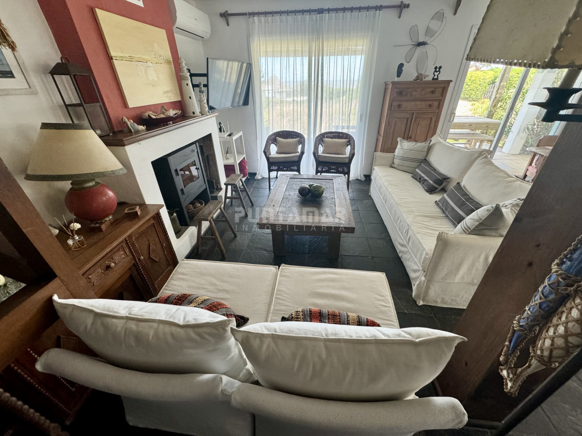 Casa ID.210802 - ALQUILER DE CASA EN MONTOYA CON VISTA AL MAR, 4 DORMITORIOS MÁS SERVICIO