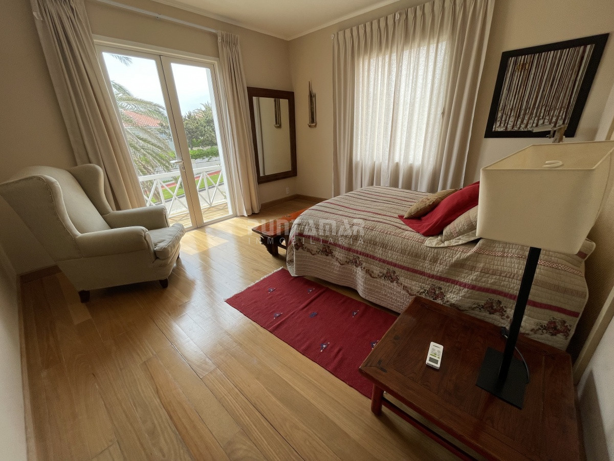 Casa ID.212407 - CASA EN VENTA EN LA PENINSULA, FRENTE A LA MANSA