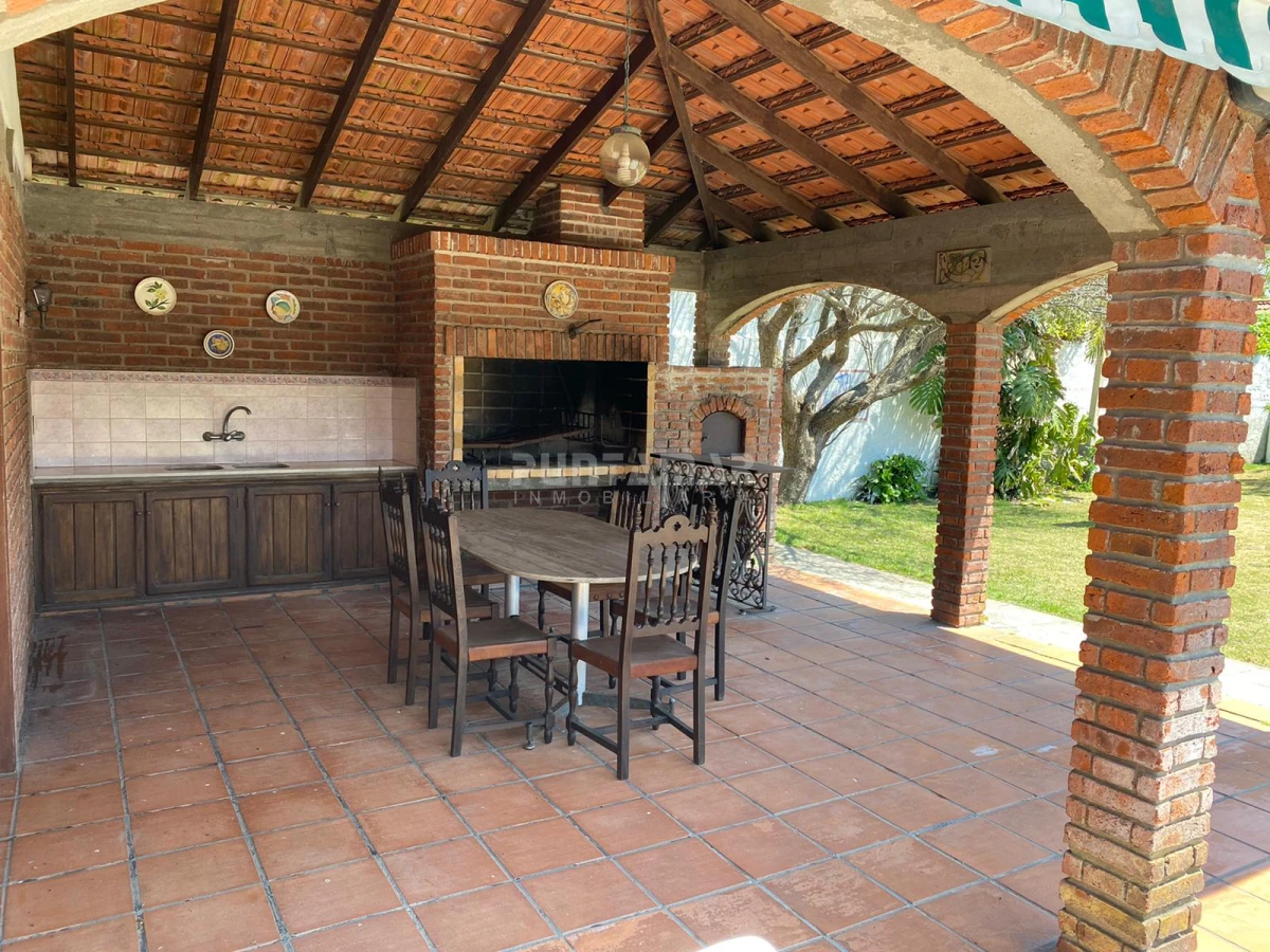 Casa ID.210703 - ALQUILER CASA 4 DORMITORIOS EN PARADA 23 DE LA BRAVA CON PISCINA