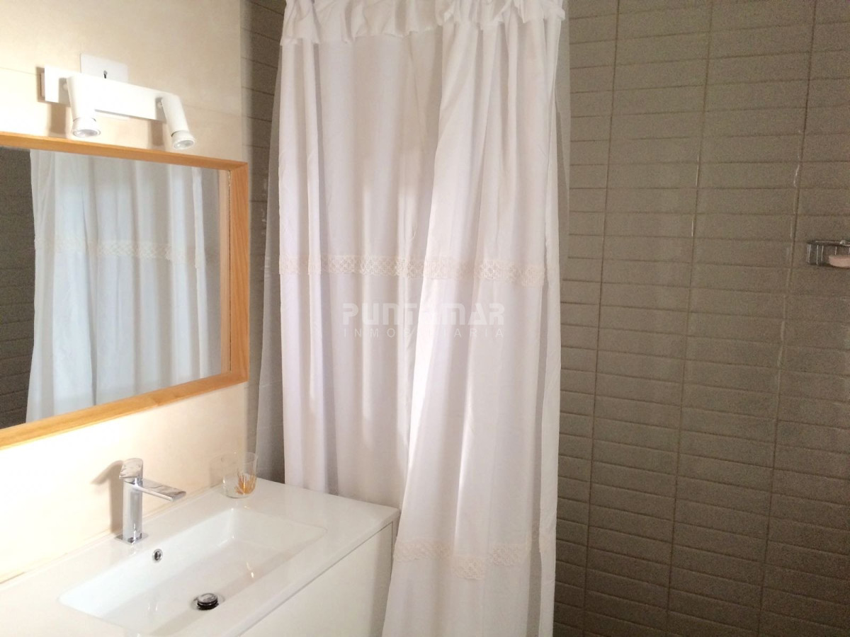 Casa ID.210767 - Casa en alquiler en Montoya, La Barra, 4 dormitorios 