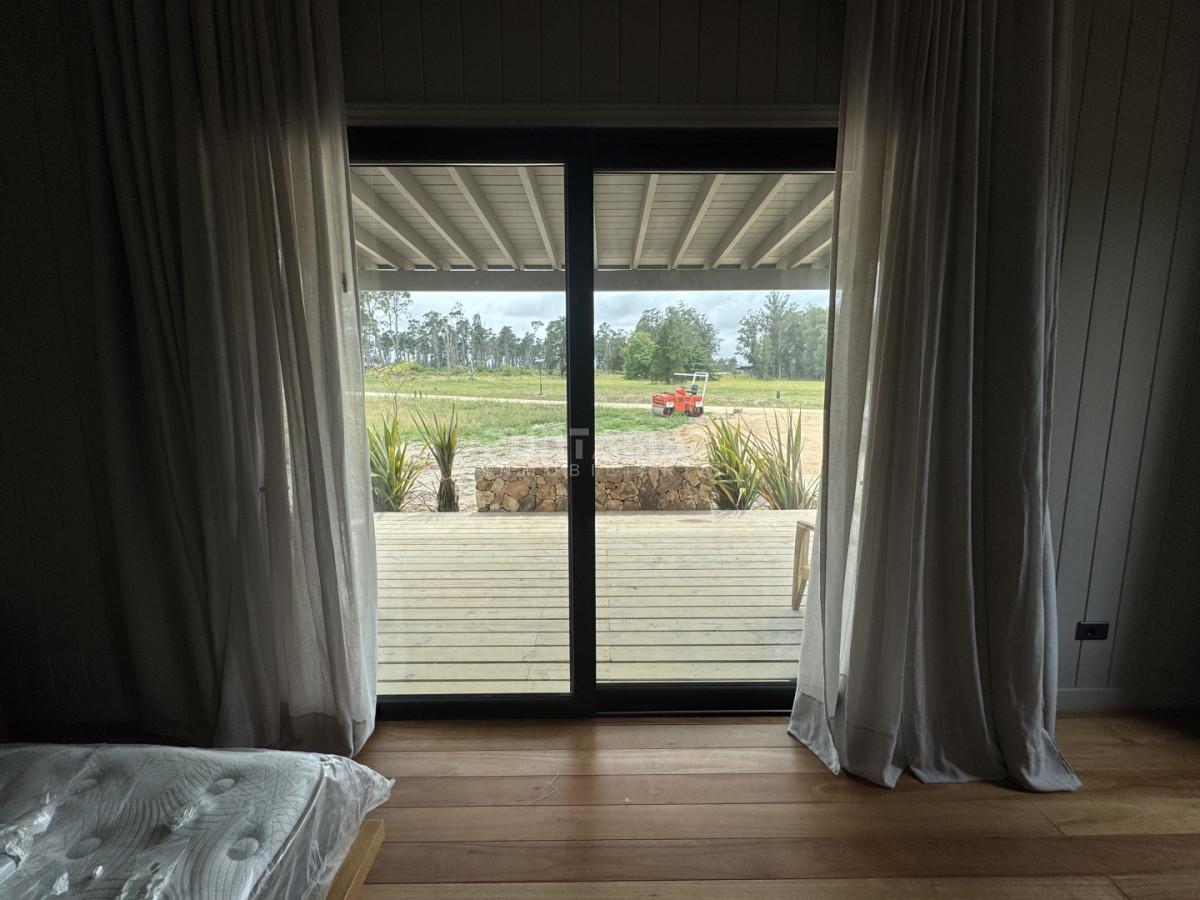 Casa ID.213824 - VENTA CASA 4 DORMITORIOS EN SUITE
