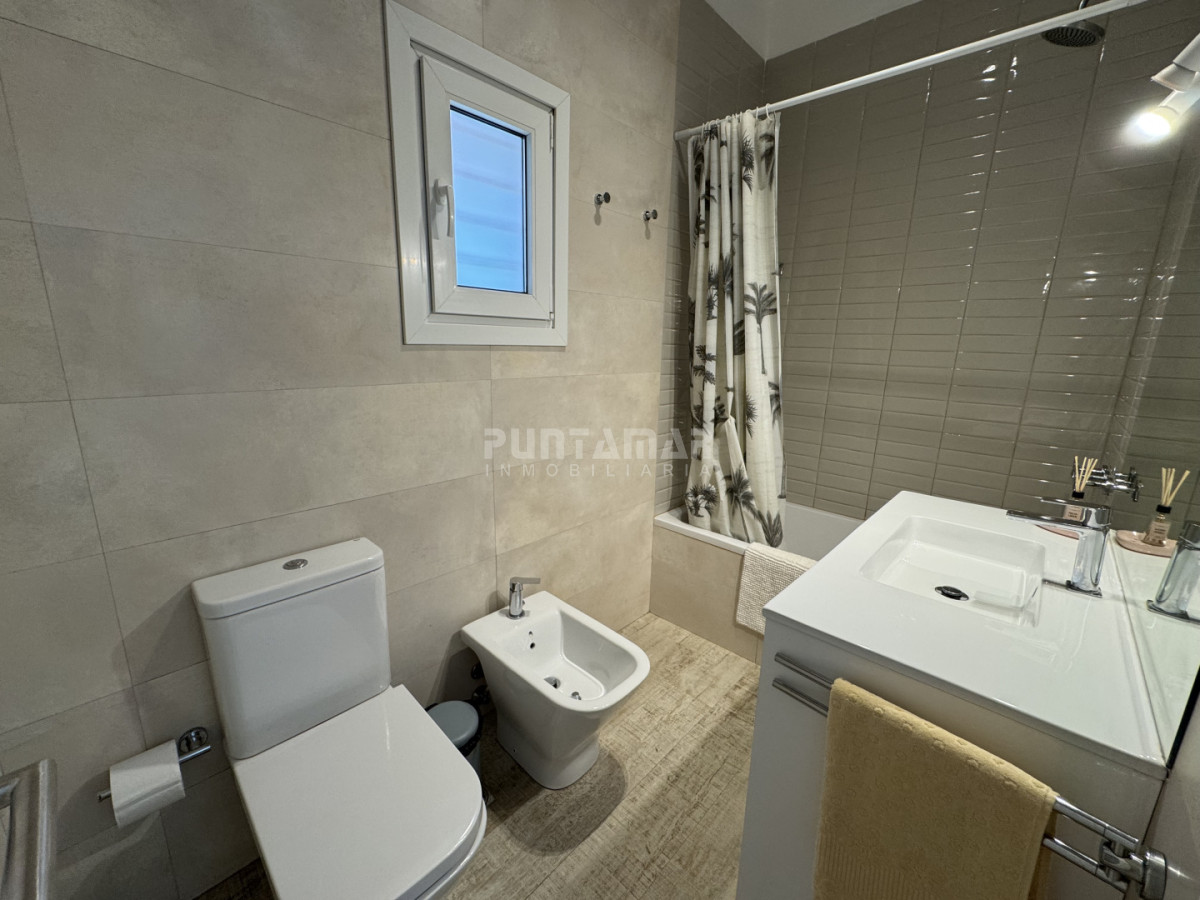 Casa ID.210767 - Casa en alquiler en Montoya, La Barra, 4 dormitorios 