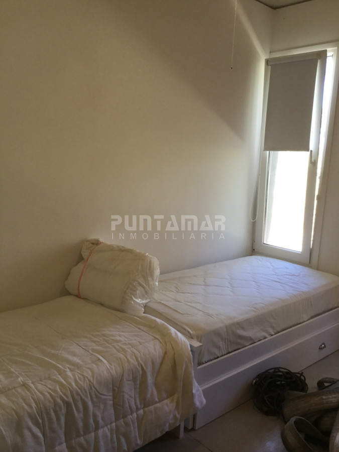 Casa ID.212235 - ALQUILER CASA PUNTA DEL ESTE, BARRIO PRIVADO EN A BARRA 4 DORMITORIOS MÁS SERVICIO COMPLETO