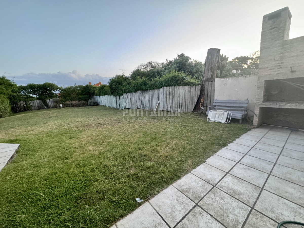 Casa ID.211046 - OPORTUNIDAD DE INVERSIÒN,  VENTA CASA EN MONTOYA CERCA DEL MAR, 4 DORMITORIOS 