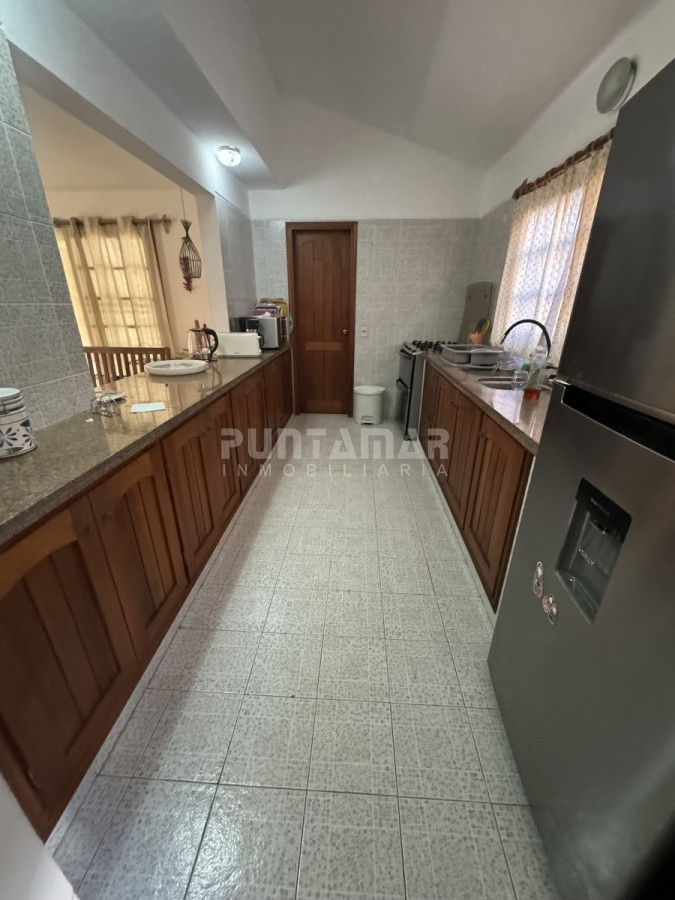 Casa ID.210689 - ALQUILER DE CASA  RINCÓN DEL INDIO 4 DORMITORIOS MAS DEPENDENCIA CON PISCINA