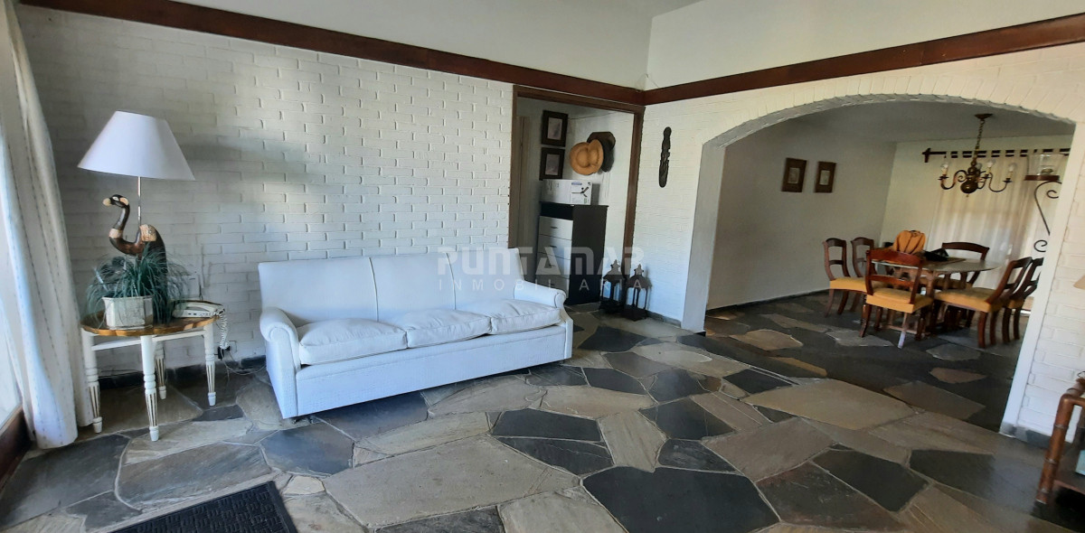 Casa ID.213537 - Casa de 3 dormitorios con dependencia en Lugano