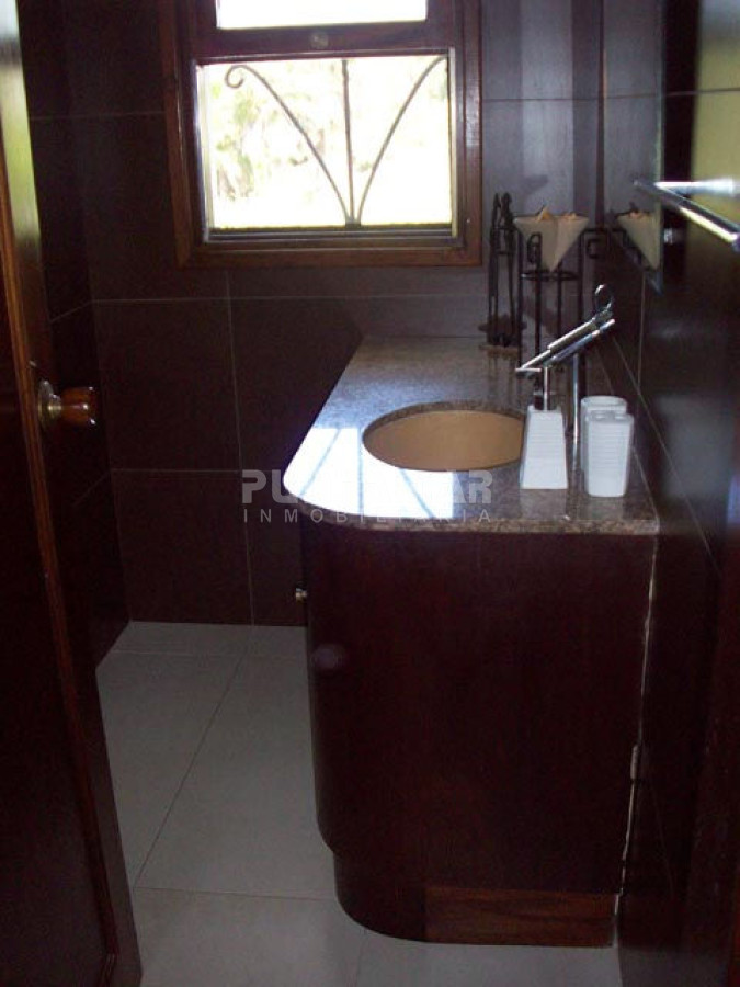 Casa ID.210677 - ALQUILER CASA DE 6 DORMITORIOS CON PISCINA 