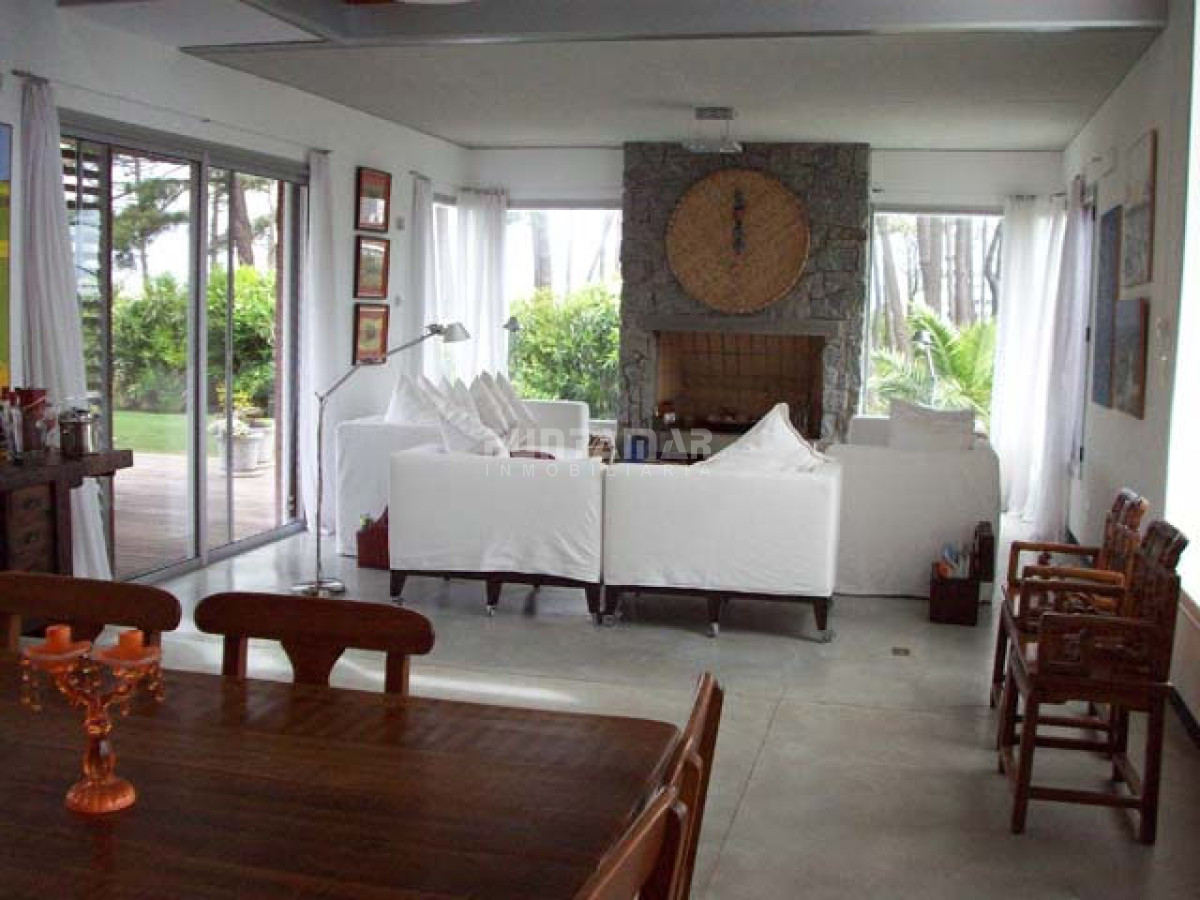 Casa ID.210700 - HERMOSA CASA EN VENTA A METROS DEL MAR EN RINCÓN DEL INDIO