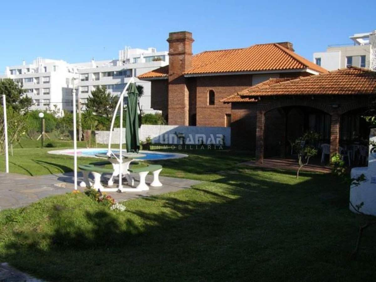 Casa ID.210703 - ALQUILER CASA 4 DORMITORIOS EN PARADA 23 DE LA BRAVA CON PISCINA