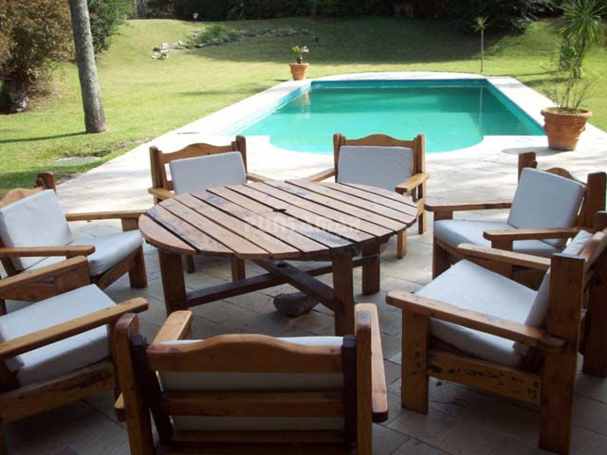 Casa ID.210719 - CASA A LA VENTA UBICADA A POCAS CUADRAS DE PLAYA BRAVA PUNTA DEL ESTE