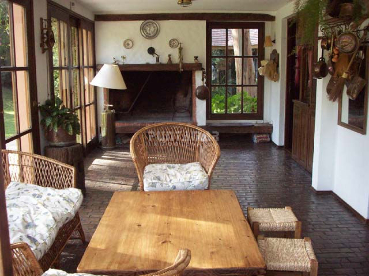 Casa ID.210719 - CASA A LA VENTA UBICADA A POCAS CUADRAS DE PLAYA BRAVA PUNTA DEL ESTE