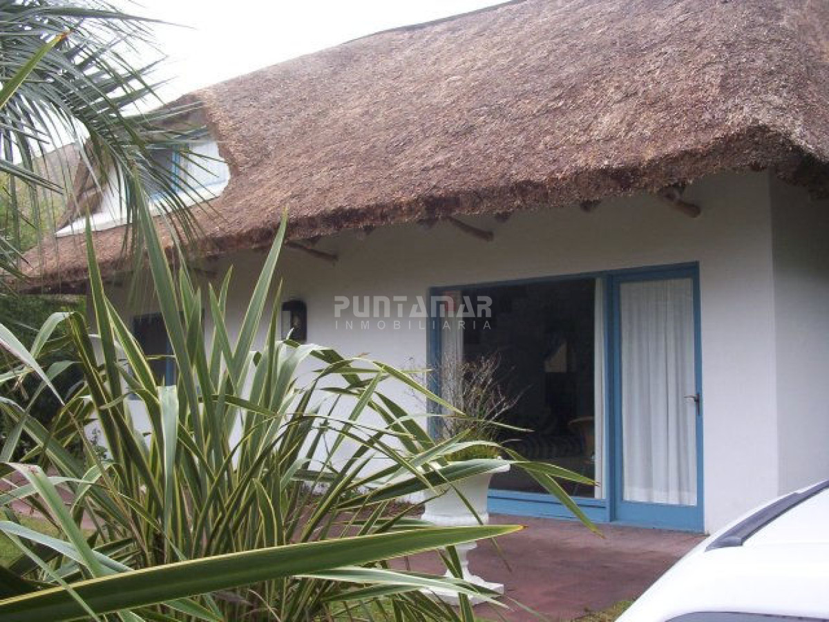 Casa ID.210761 - ALQUILER TRADICIONAL CASA DE LA BARRA A METROS DEL PUENTE