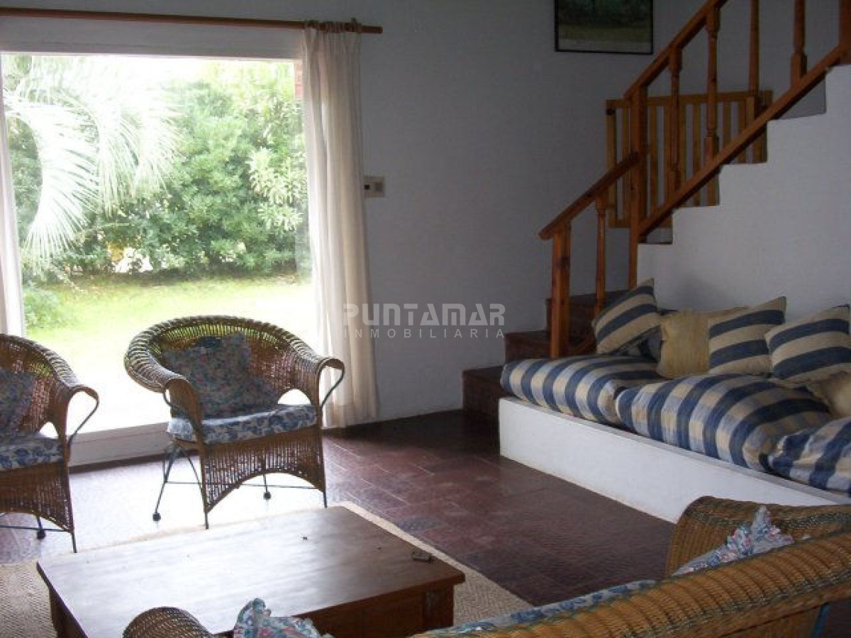 Casa ID.210761 - ALQUILER TRADICIONAL CASA DE LA BARRA A METROS DEL PUENTE