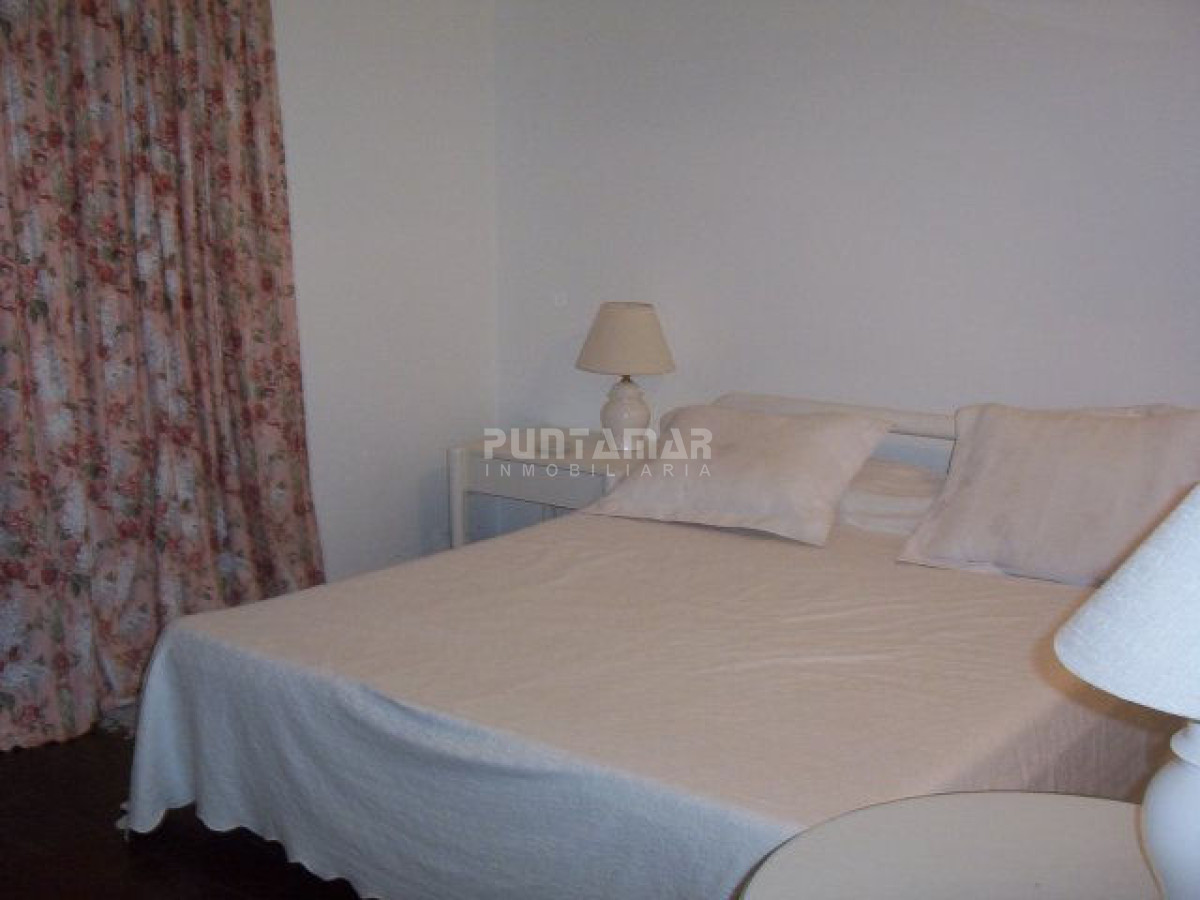Casa ID.210761 - ALQUILER TRADICIONAL CASA DE LA BARRA A METROS DEL PUENTE