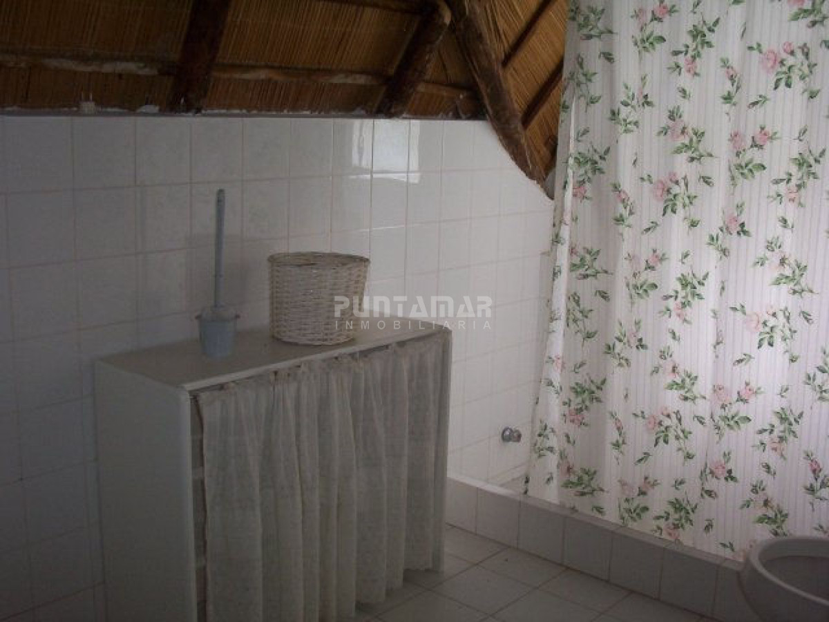 Casa ID.210761 - ALQUILER TRADICIONAL CASA DE LA BARRA A METROS DEL PUENTE