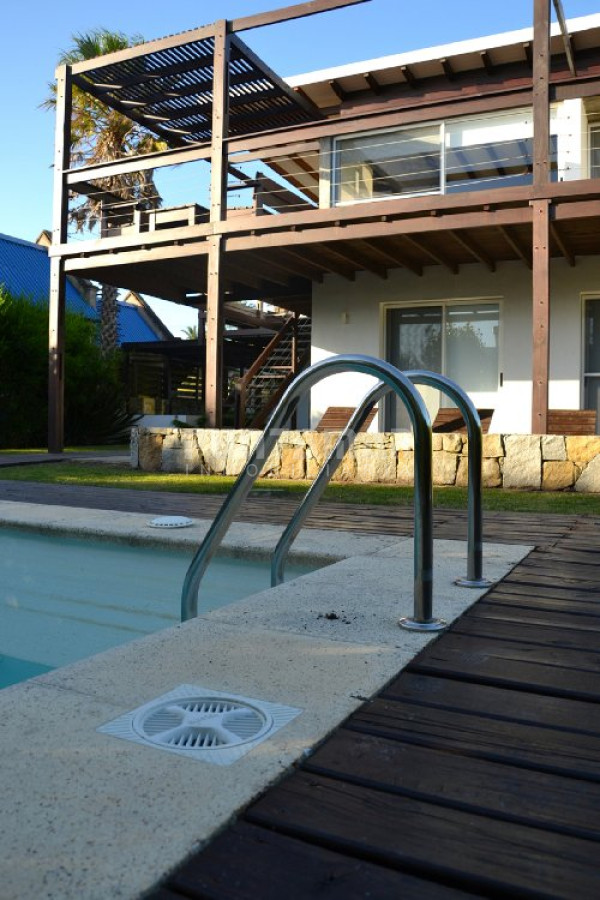 Casa ID.210785 - VENTA DE CASA EN PUNTA DEL ESTE, EL CHORRO 5 DORMITORIOS