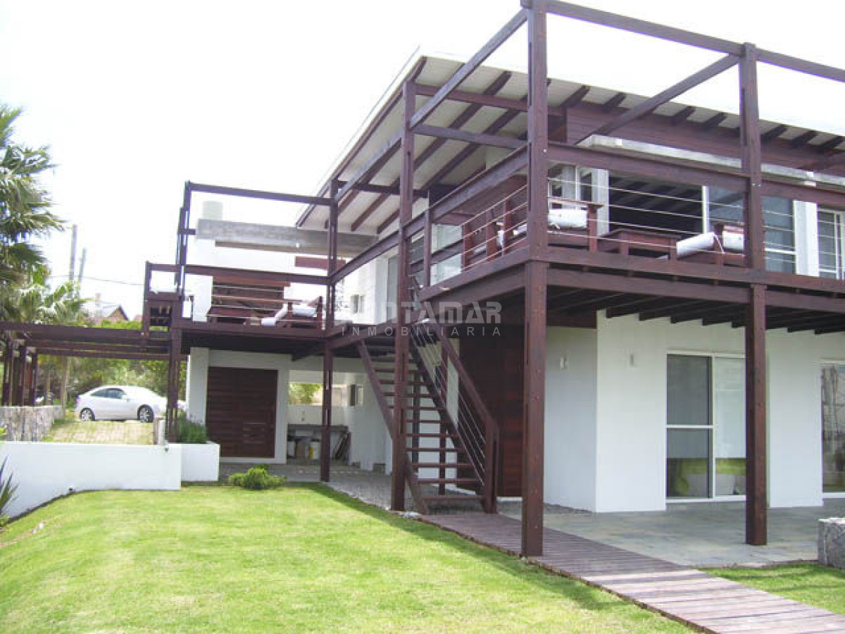 Casa ID.210785 - VENTA DE CASA EN PUNTA DEL ESTE, EL CHORRO 5 DORMITORIOS