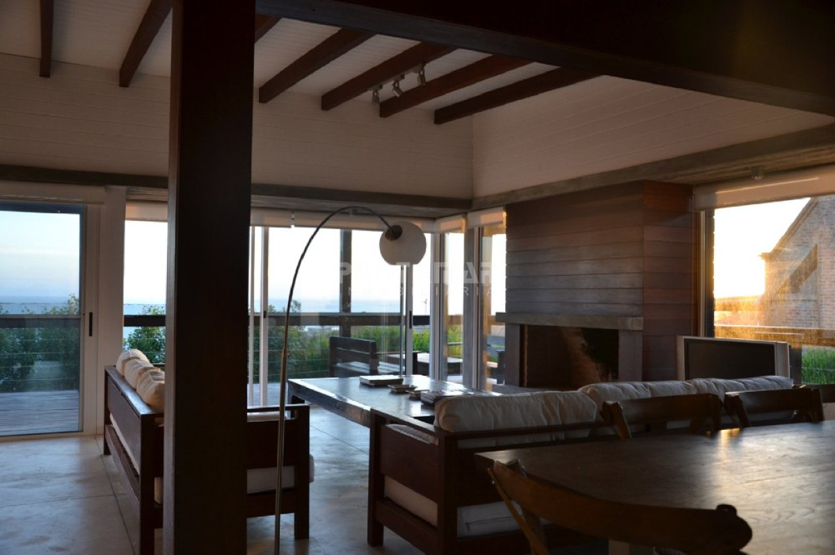 Casa ID.210785 - VENTA DE CASA EN PUNTA DEL ESTE, EL CHORRO 5 DORMITORIOS