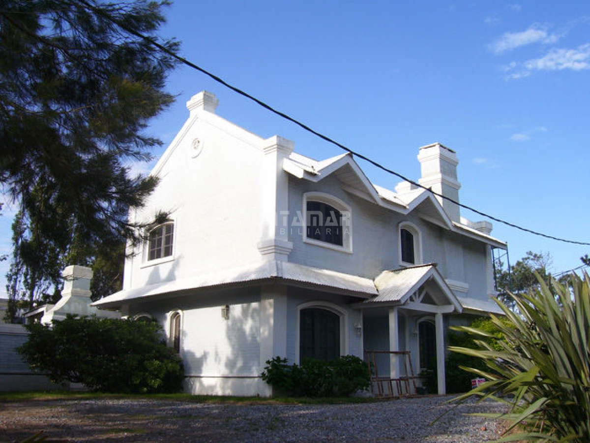 Casa ID.210798 - ALQUILER CASA 5 DORMITORIOS EN LA BARRA A METROS DE LA PLAYA 