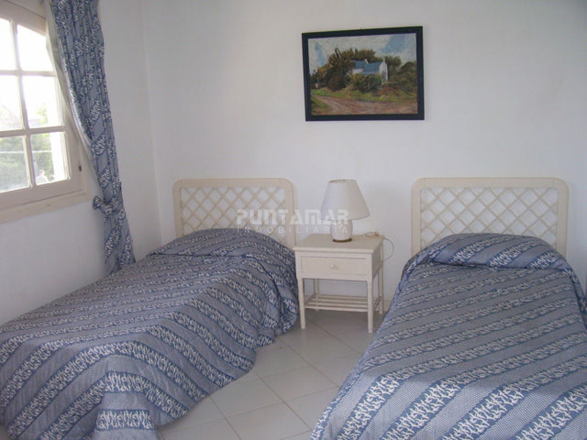 Casa ID.210798 - ALQUILER CASA 5 DORMITORIOS EN LA BARRA A METROS DE LA PLAYA 