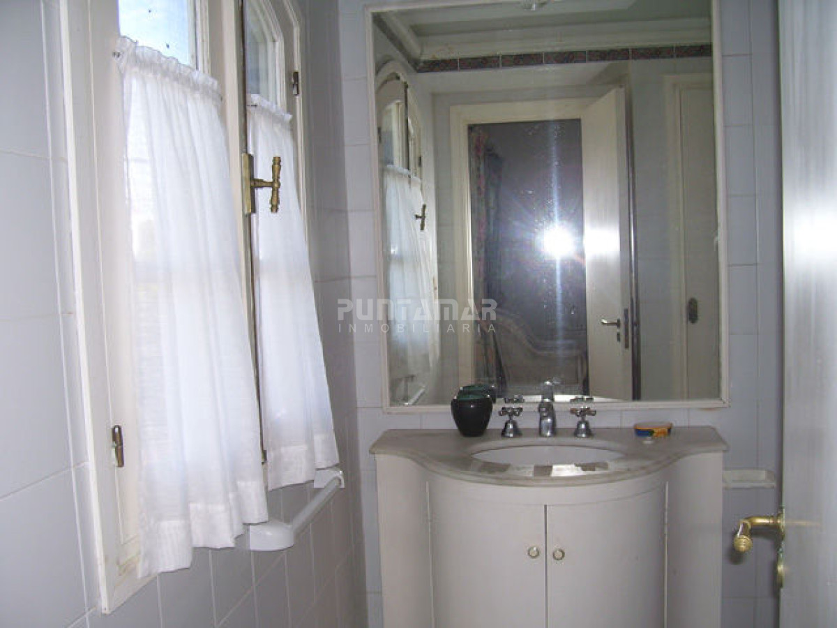 Casa ID.210798 - ALQUILER CASA 5 DORMITORIOS EN LA BARRA A METROS DE LA PLAYA 