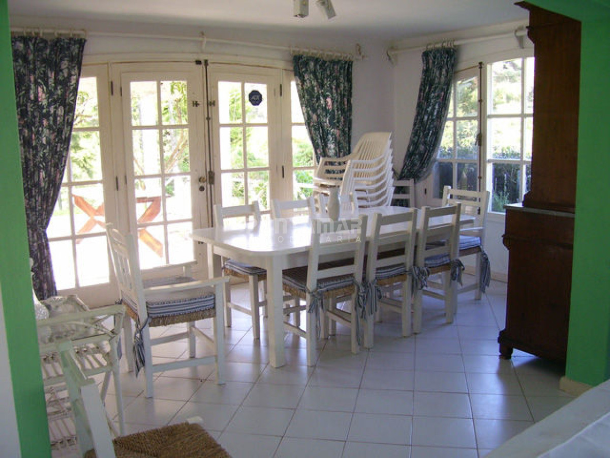 Casa ID.210798 - ALQUILER CASA 5 DORMITORIOS EN LA BARRA A METROS DE LA PLAYA 