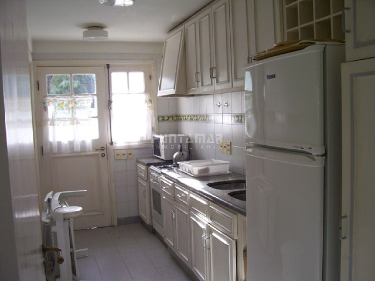 Casa ID.210798 - ALQUILER CASA 5 DORMITORIOS EN LA BARRA A METROS DE LA PLAYA 