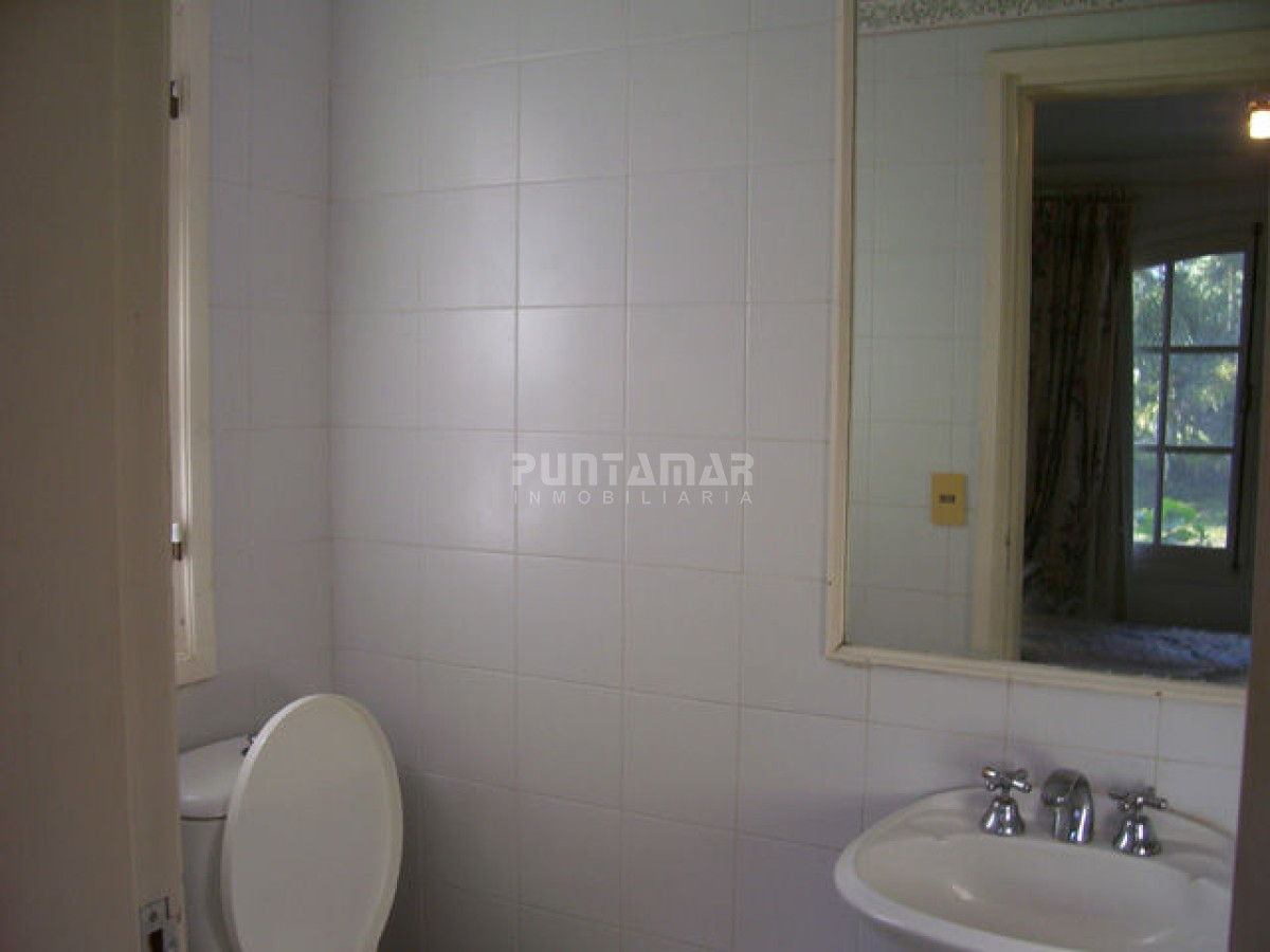 Casa ID.210798 - ALQUILER CASA 5 DORMITORIOS EN LA BARRA A METROS DE LA PLAYA 