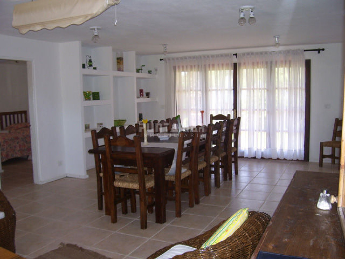 Casa ID.210799 - CASA EN ALQUILER EN LA BARRA DE 5 DORMITORIOS A METROS DE LA PLAYA