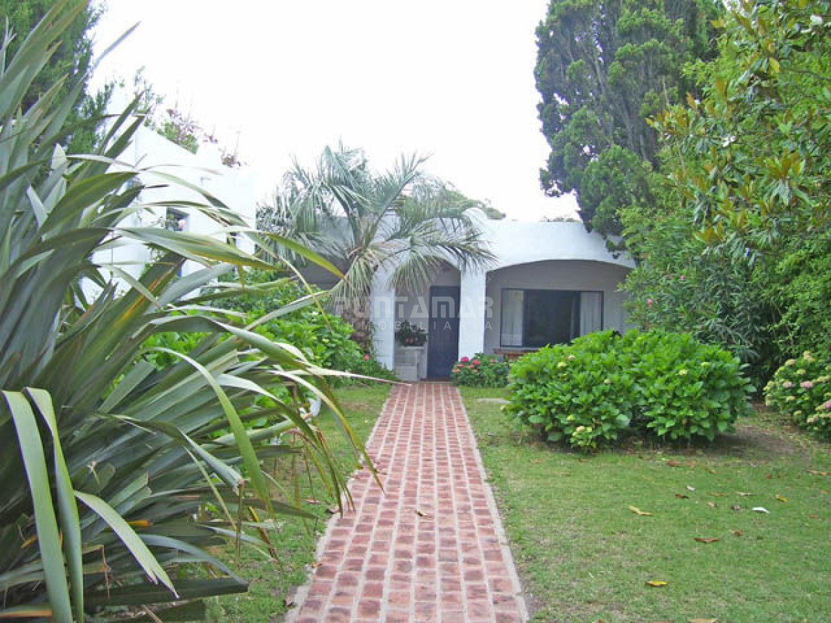 Casa ID.210815 - Casa en alquiler en La Barra, 3 dormitorios 